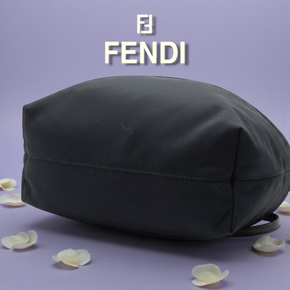 Fendi Authentic BORSA Micro Black Shoulder Bag in
Excellent Used Condition! - Picture 5 of 10